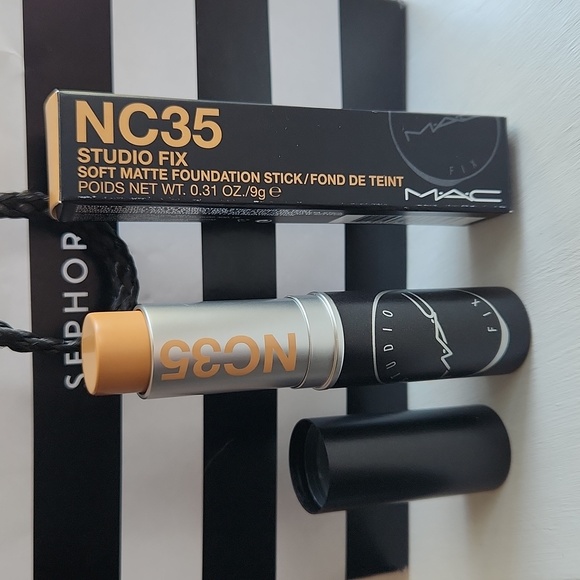 MAC Studio Fix Soft Matte Foundation Stick - Picture 1 of 4